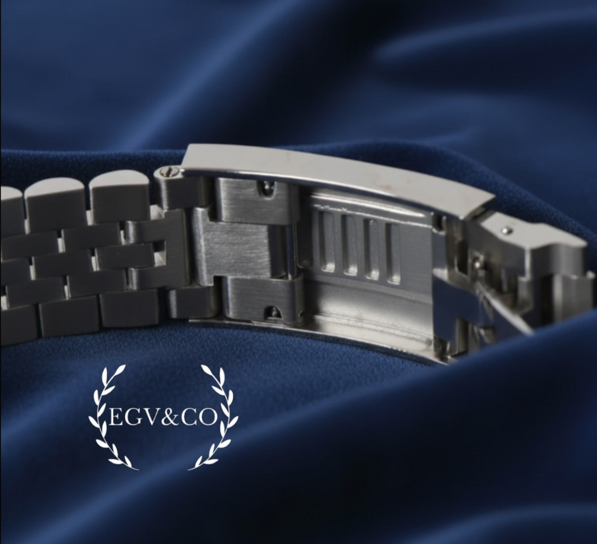 SEIKO JUST | WITHE ARABIC TEXTURED